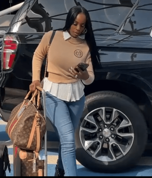 Shamea Morton’s Beige Long Sleeve Sweater